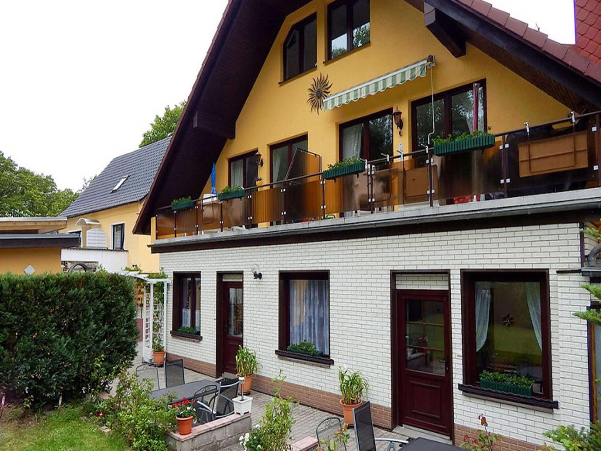 Ferienhus Baabe Fewo 01 Terrasse, Sauna- Und Schwimmbadnutzung Im Ahoi Sellin Exterior photo